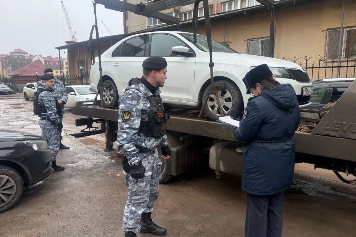    Арест автомобиля побудил псковского шумахера оплатить штрафы ГИБДД
