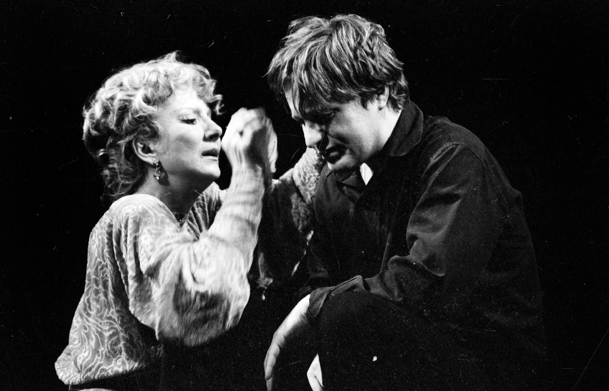 "Чайка": Татьяна Лаврова - Аркадина и Сергей Колтаков - Треплев. МХАТ, 1989 г.