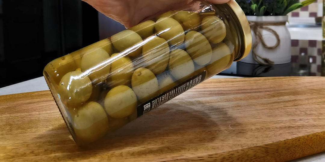 Без этой закуски праздничный стол не представляю. Подсмотрела на банкете в ресторане, теперь только так и делаю, обалденный рецепт