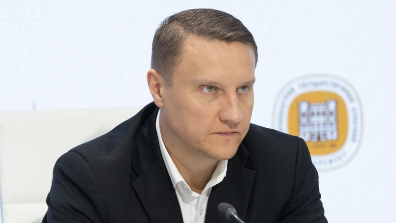    Первый заместитель главы администрации города Ставрополя Дмитрий Семёнов