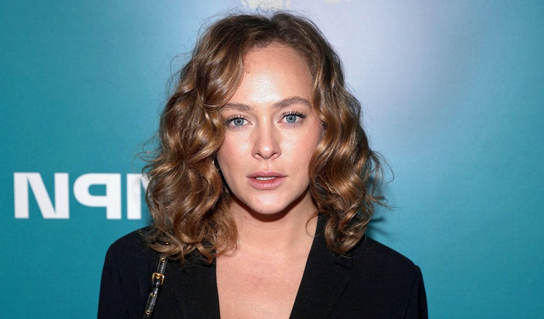 на фото Аглая Тарасова 