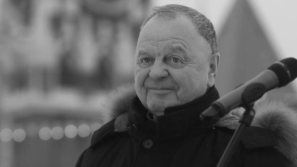     Президент Федерации хоккея с мячом РФ Борис Скрынник скончался в 77 лет Валерий Шарифулин/ТАСС