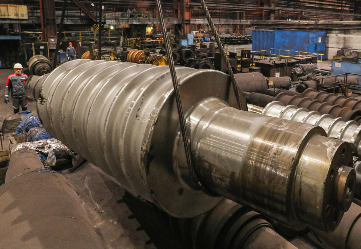 Всего в цехе заменили 44 стальных прокатных валка. Фото Валерия Воронова / «Медиацентр»