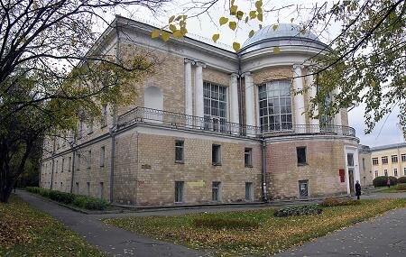 Фото публичной библиотеки в 90-е и наши дни из открытых источников интернет