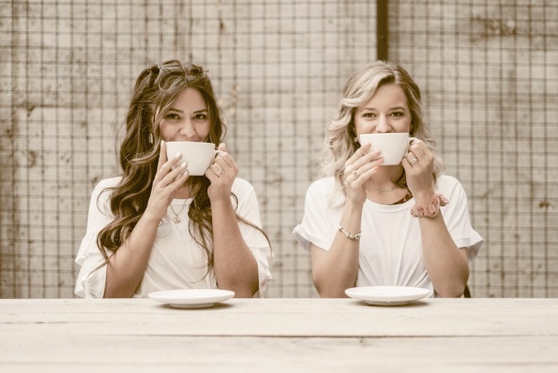 Родная сестра: как она влияет на нас