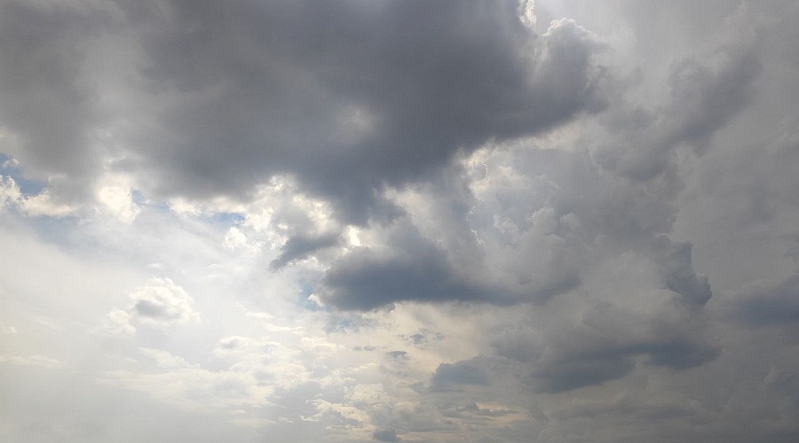 В результате падения БПЛА в Боровском округе повреждены остекление домов и машины