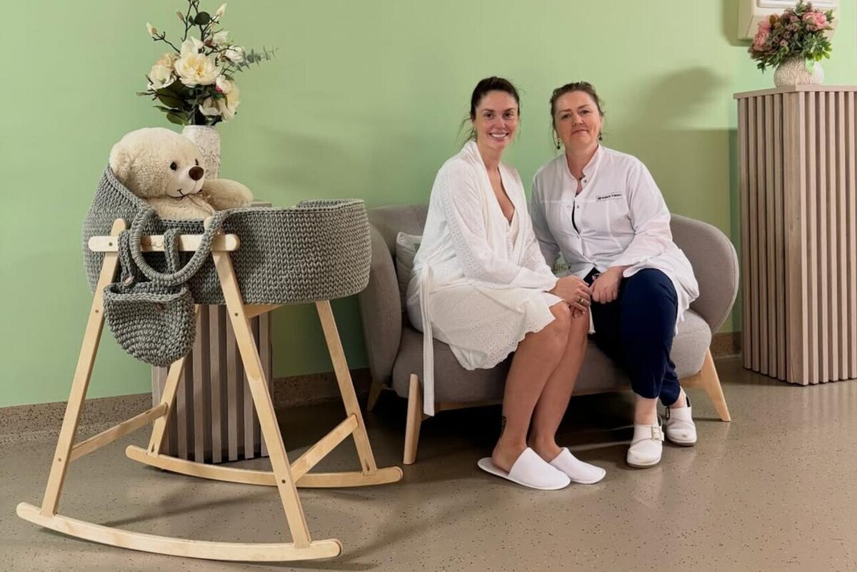    Агата Муцениеце со своим врачом Социальные сети