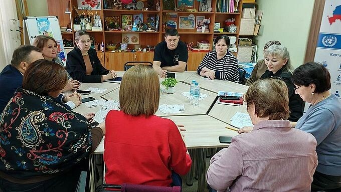 Участники встречи-совещания за круглым столом