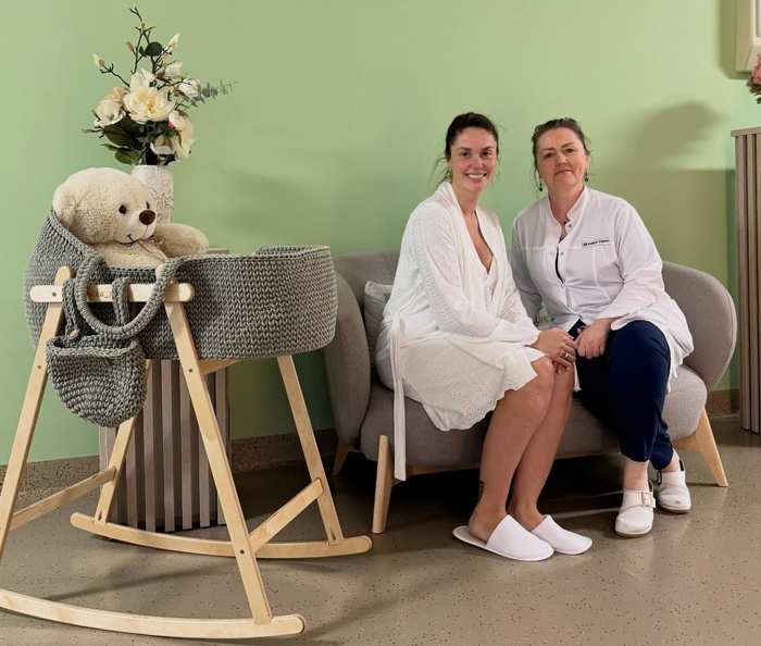    Агата Муцениеце со своим врачомСоцсети Агаты Муцениеце