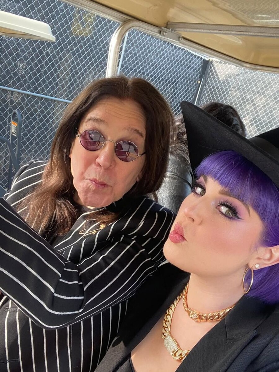    Келли с отцом Оззи Осборном. Источник: @kellyosbourne*