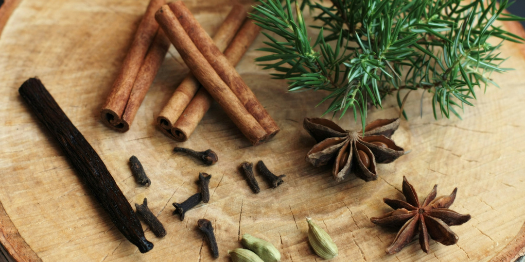 Почему зимние специи делают блюда теплее: корица, гвоздика, кардамон и их влияние на организм