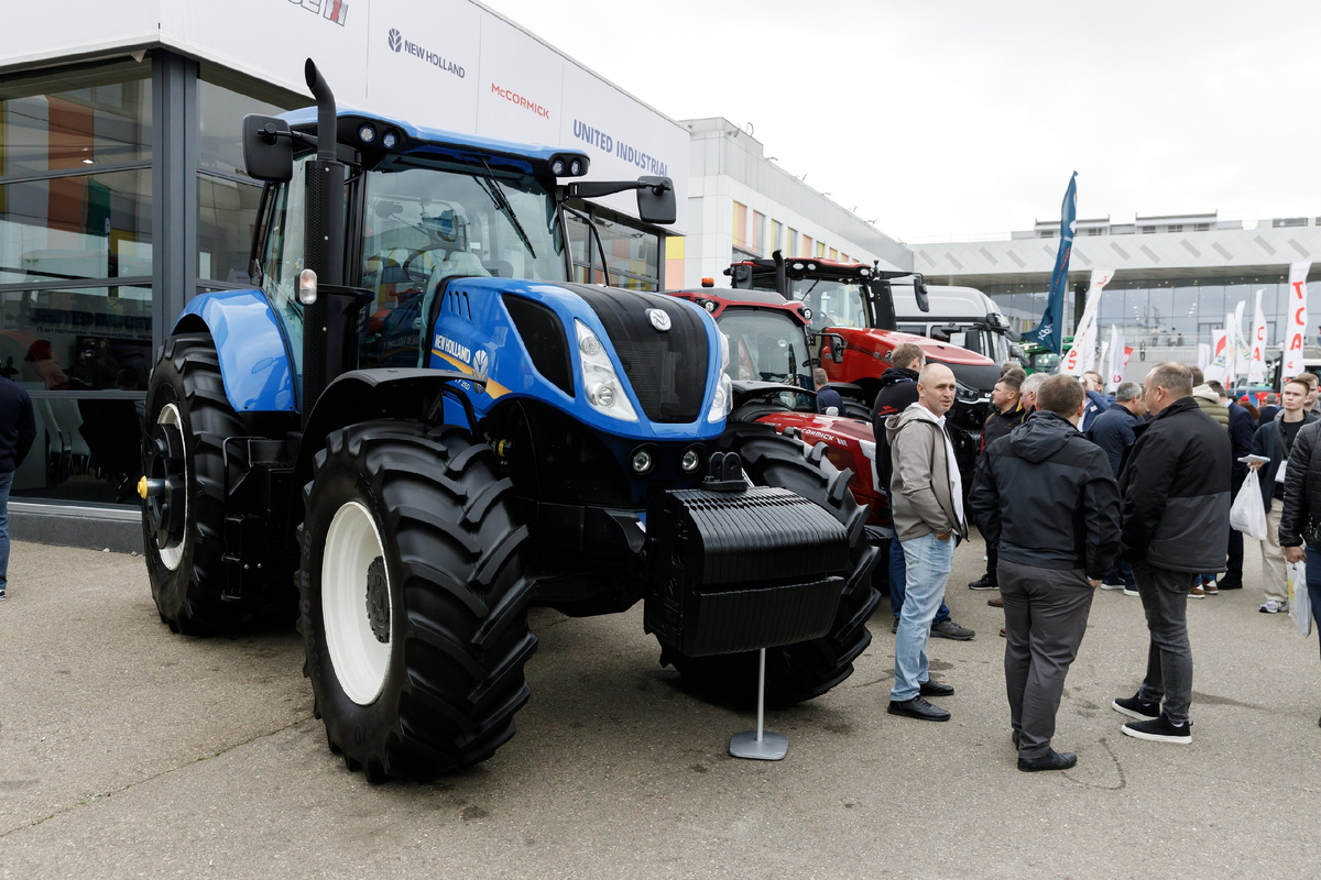 Трактор New Hollаnd T7.260