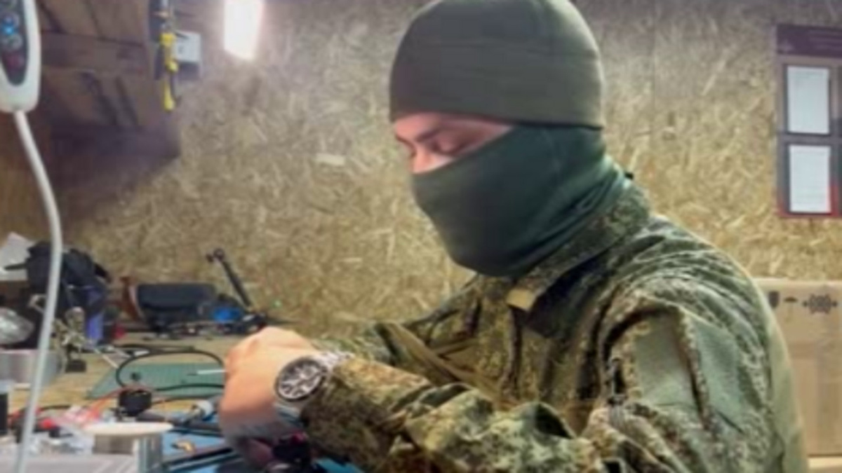    В учебном центре развития беспилотных систем группировка «Север» готовит сотни специалистов для новых войск