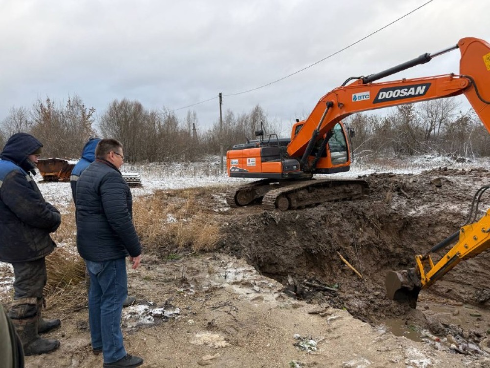    Аварийные бригады спешно устраняли последствия
