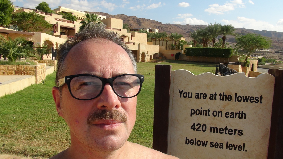 Я точно знаю, где дно. Я там был!