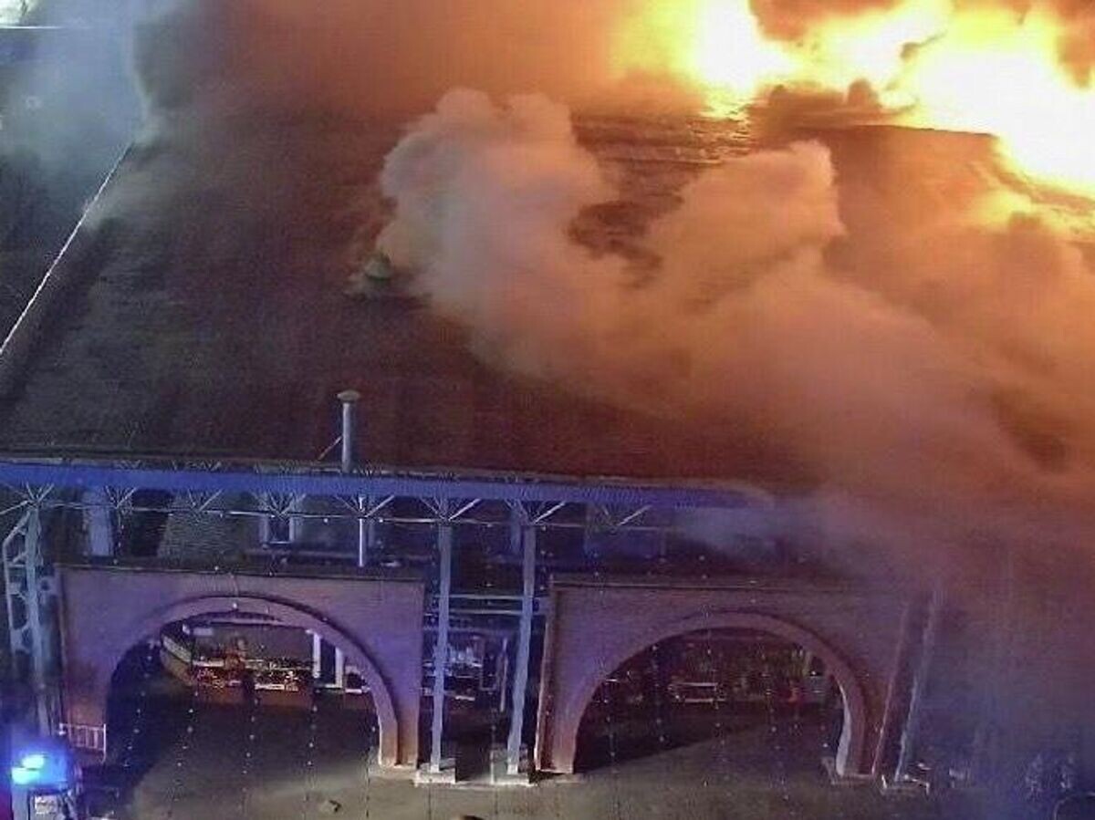    Пожара в здании Правобережного рынка в Петербурге | © Стоп-кадр видео с камеры видеонаблюдения
