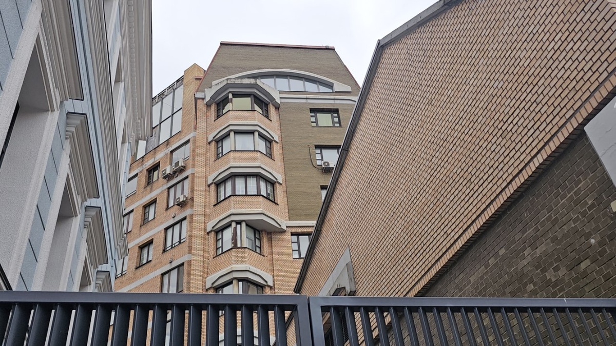 Из-за квартиры в этом доме разгорелся весь сыр-бор. Фото: Мир Квартир