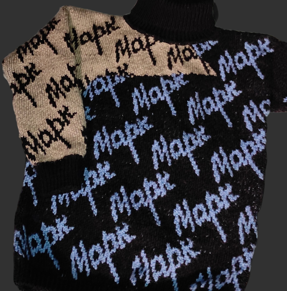 Свитер с именем Марк