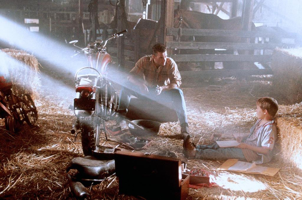 Кадр из фильма "Некуда бежать" (1993)