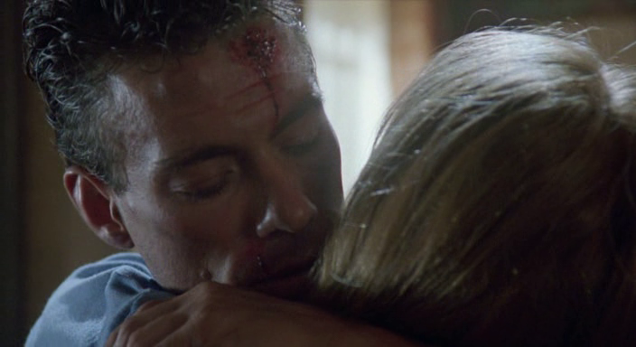 Кадр из фильма "Некуда бежать" (1993)