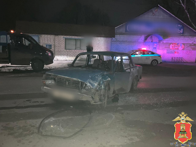 В Тверской области охранник угнал со стоянки автомобиль, но до девушки не доехал