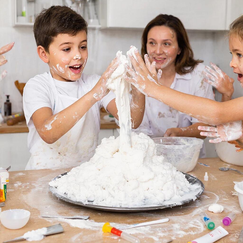 Приготовьте соду, пену и наблюдательный взгляд. Позвольте ребёнку быть учёным, а себе — его самым заинтересованным биографом. Вы можете открыть неожиданный талант, который прячется за простым «А давай попробуем?».