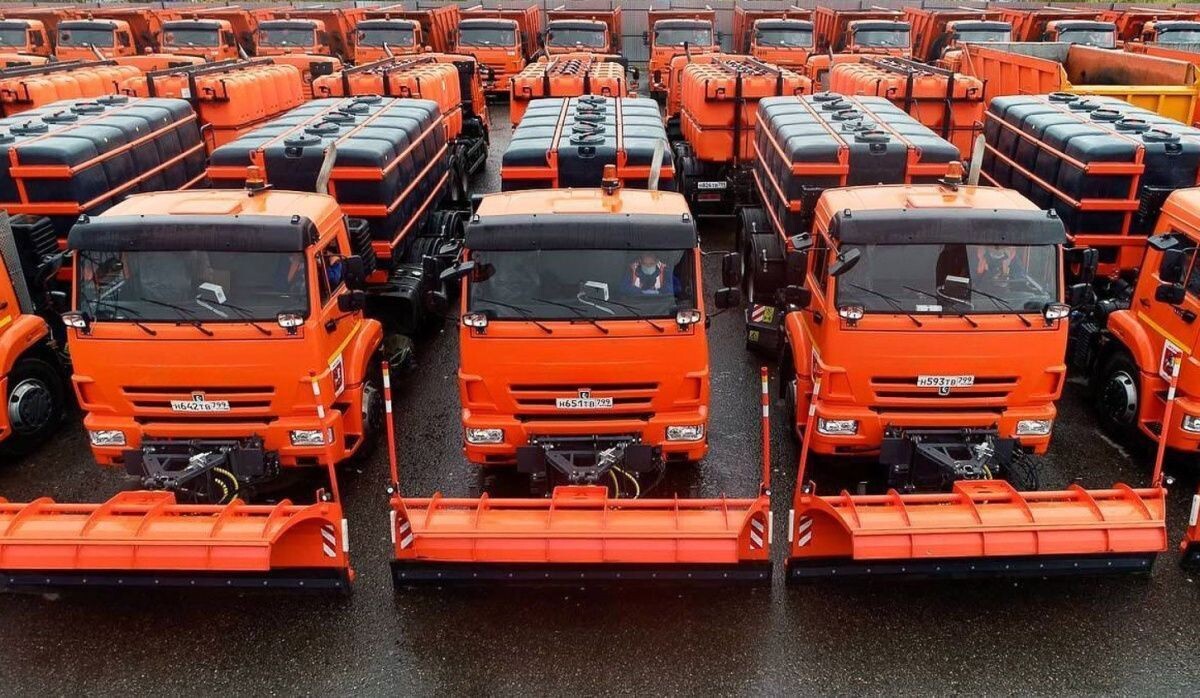     Машины ЖКХ. Источник: mos ru Автор фото: Пресс-служба Мэра и Правительства Москвы