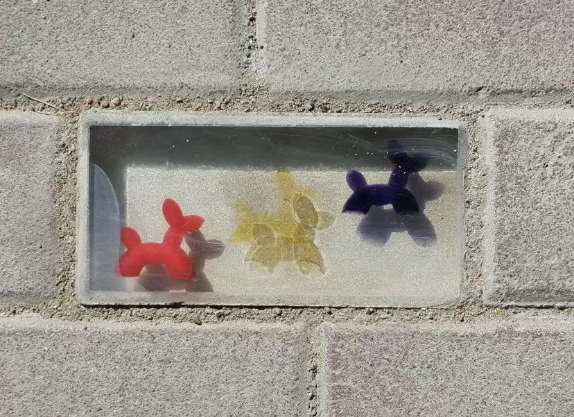    a l e s h a (алеша) "Надувные собачки"