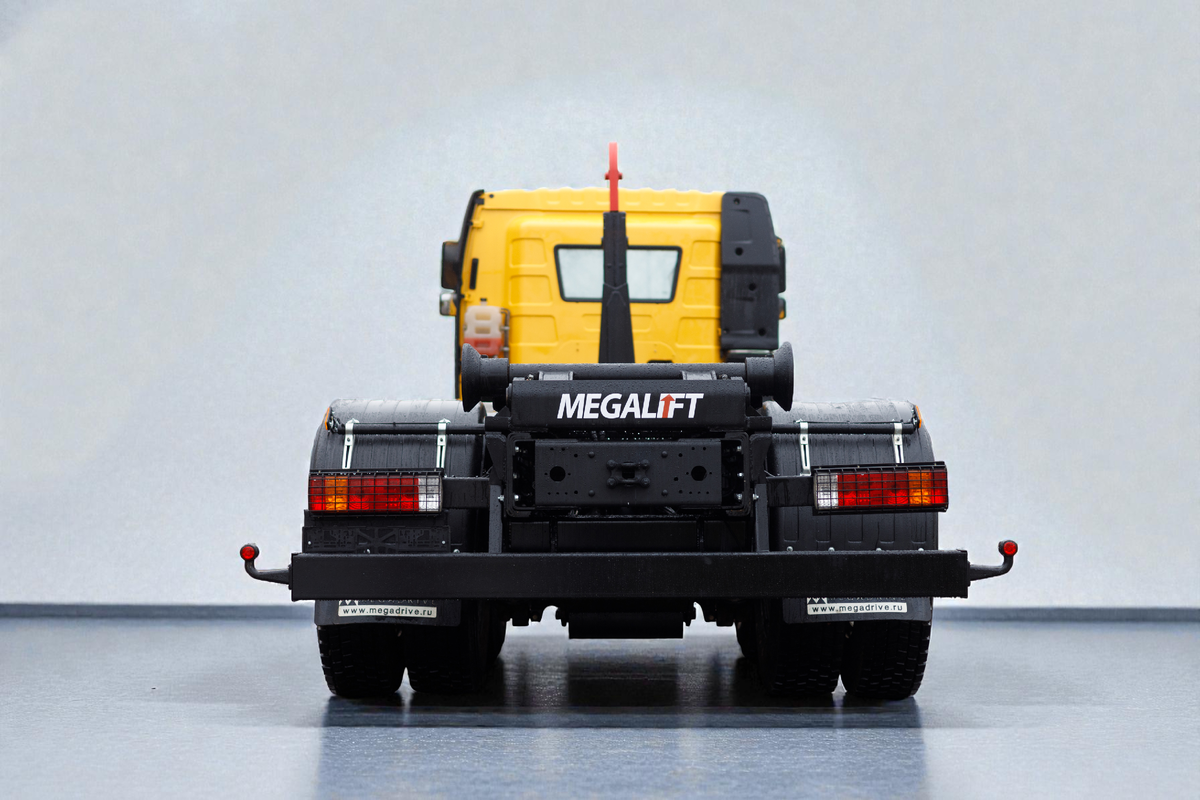 Крюковой погрузчик «Мегалифт» на шасси FAW 3250 с колесной формулой 6×4