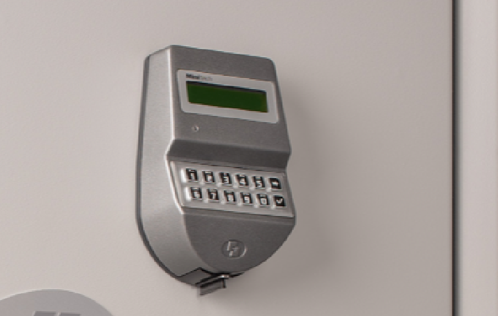 Все замки M-Locks / Tecnosicurezza имеют внешний доступ к батарейному отсеку, где живет батарейка типа Crona – 9V Alkaline, поэтому клавиатура выступает на 45 мм от корпуса