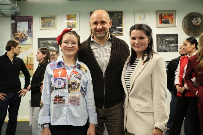    Полпредство. Артем Жога и члены совета по молодежной политике