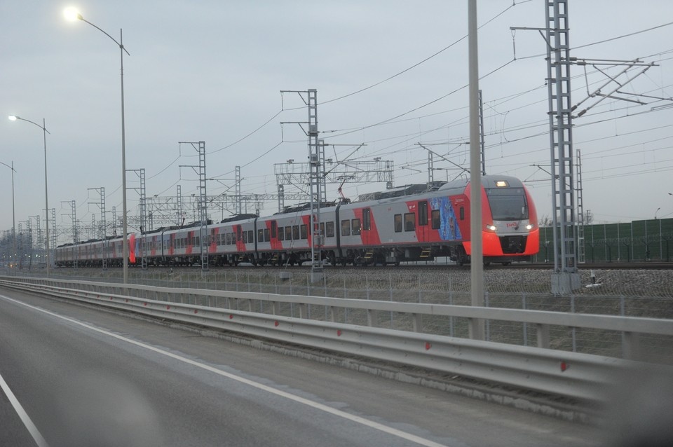    Всего запустят 16 пар дополнительных поездов. Владимир ВЕЛЕНГУРИН