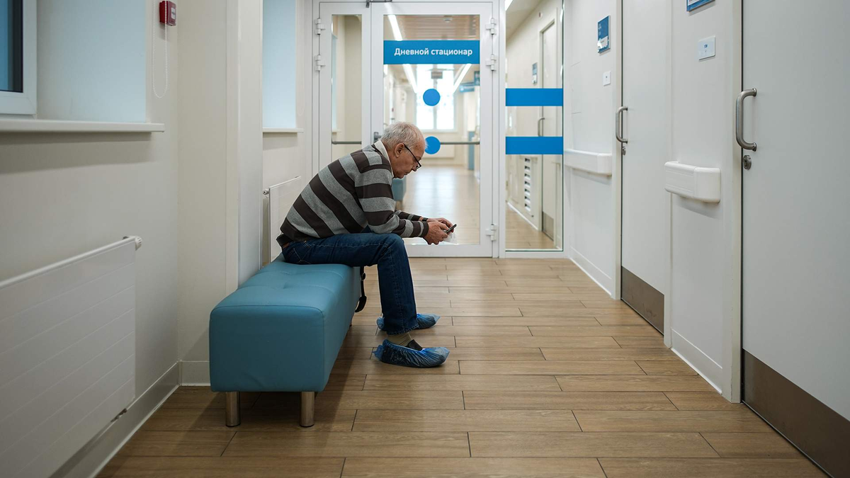 Каждый третий лечится сам: почему россияне не хотят идти к врачу