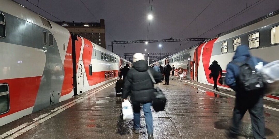 378 рейсов отменены и задержаны в Москве: оренбуржцы ночевали в аэропортах и пересаживаются на поезда