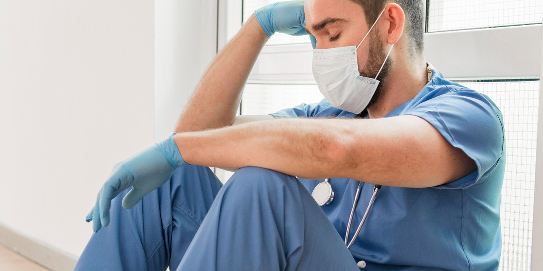 Повышение зарплат медработникам в 2025 году: цифровая иллюзия или реальный рост доходов? Анализ опроса, комментариев и последствий