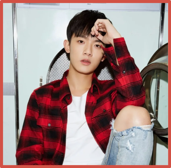 Актер Ли Миндэ.