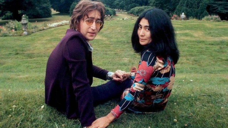    Джон Леннон и Йоко Оно / zagge.ru