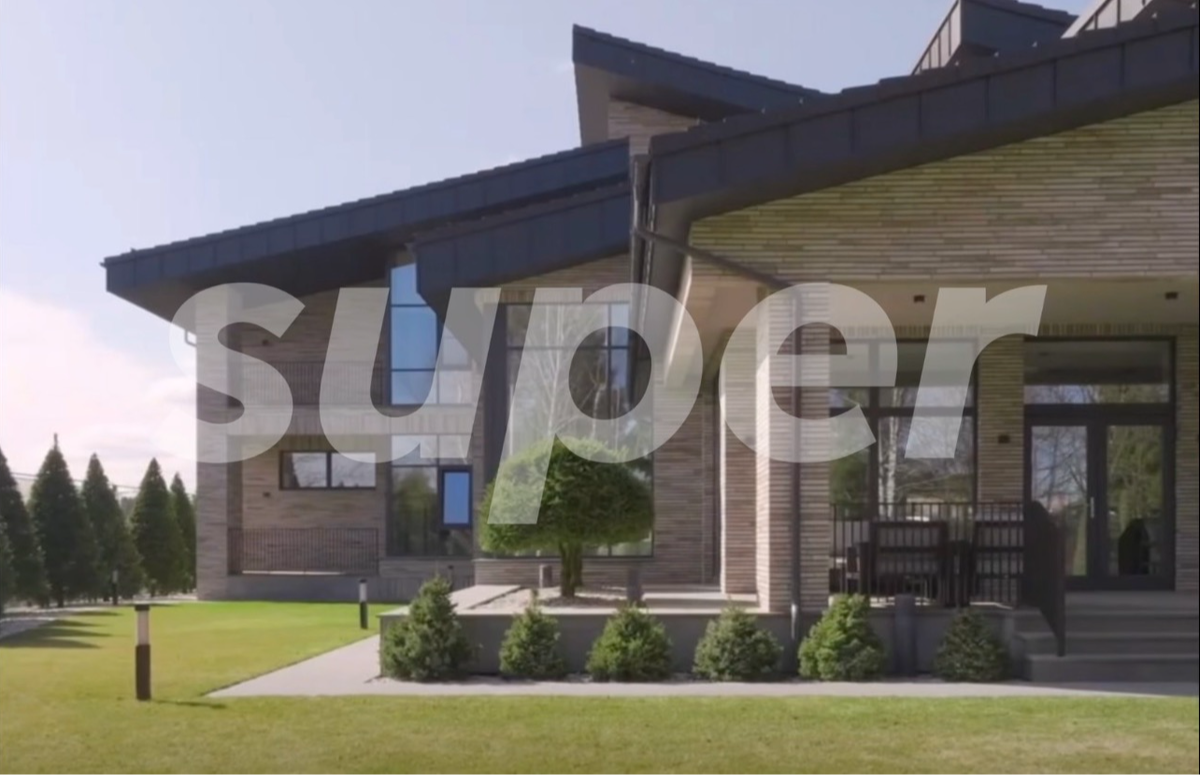     Арендованный дом Валерии Чекалиной. Фото: сайт агентства недвижимости