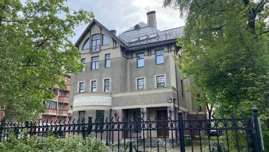    Особняк на Крестовском острове признали памятником Автор фото: КГИОП