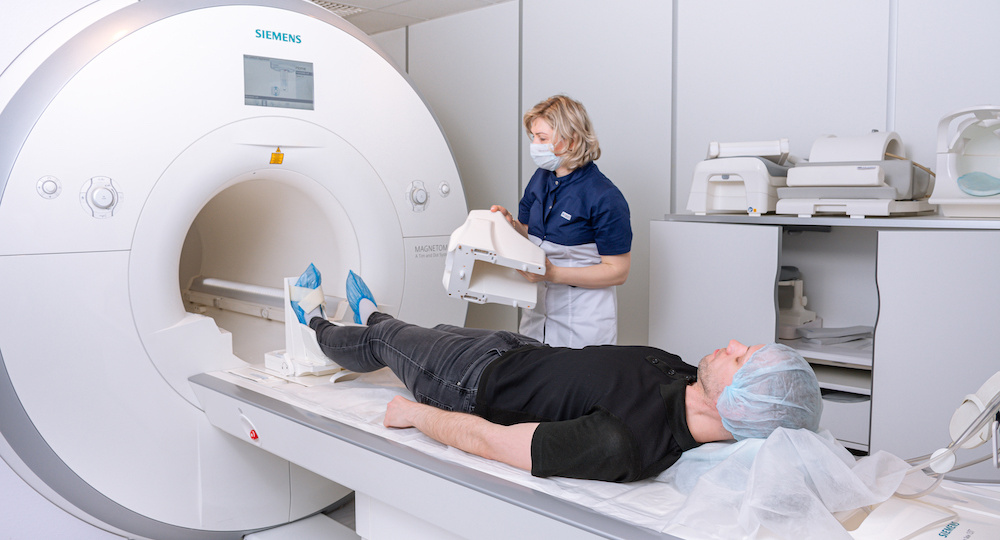 КТ, МРТ, УЗИ — кто что видит? Простой гид по обследованиям, чтобы не бояться направлений и не переплачивать зря