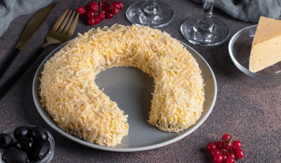 Салат "Подкова" - на Новый год 2026 привечет удачу и деньги