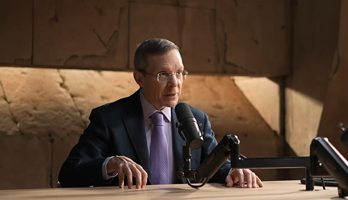 Ави Леб, известный астрофизик из Гарвардского университета