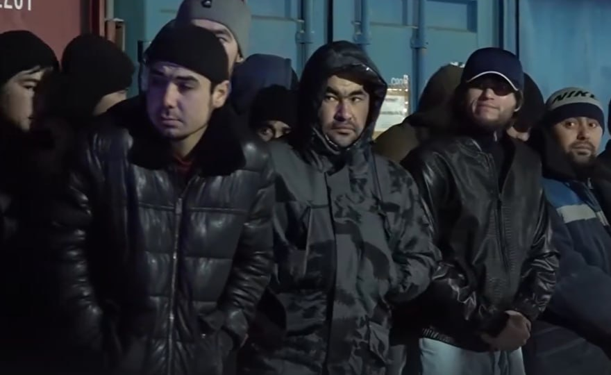 «Совсем обнаглели – кто это устроил?»: траты РФ на бесплатные лекарства для мигрантов обескуражили россиян