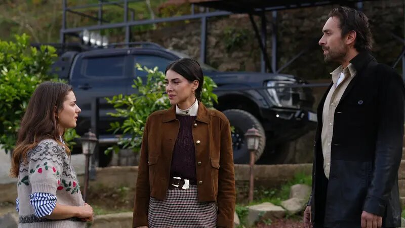 кадр из сериала "Это море переполнится"