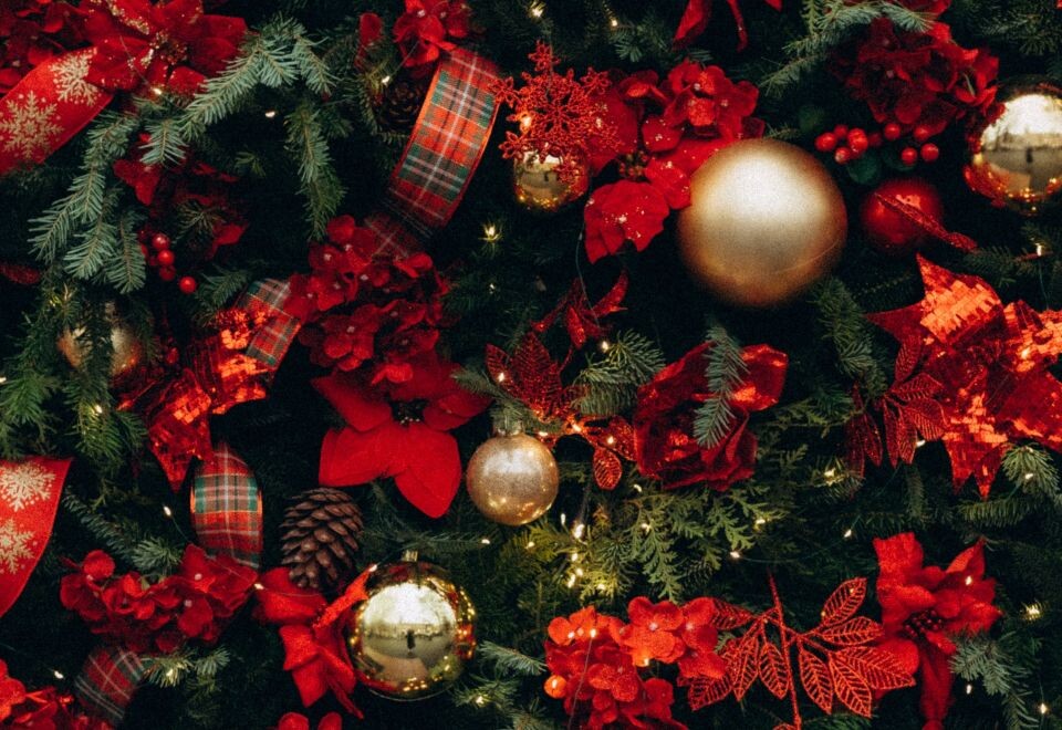    Новогодняя елка. Новый год. Источник: unsplash.com