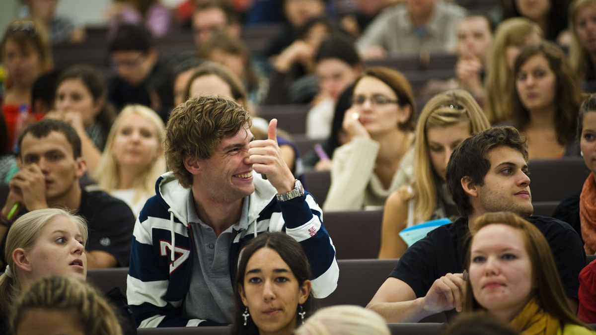 Никто не вправе заставлять вас устанавливать приложение MAX