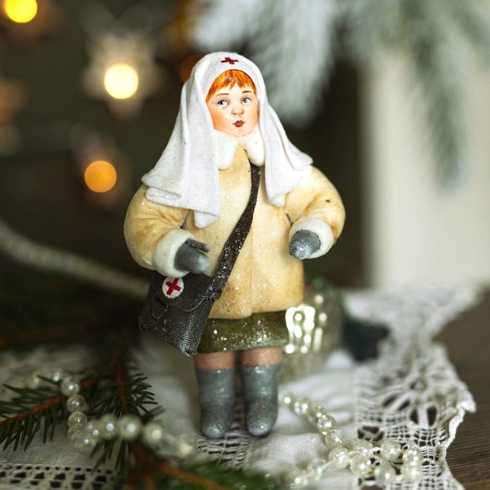    В Музее ватной игрушки представлена большая коллекция советских новогодних украшений. / Фото: mosmuseum.ru