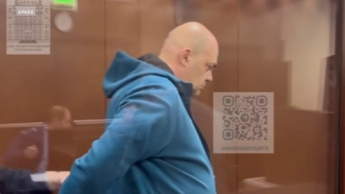    Экс-губернатор Курской области Алексей Смирнов и его бывший первый зам Алексей Дедов в ближайшие месяцы останутся в СИЗО