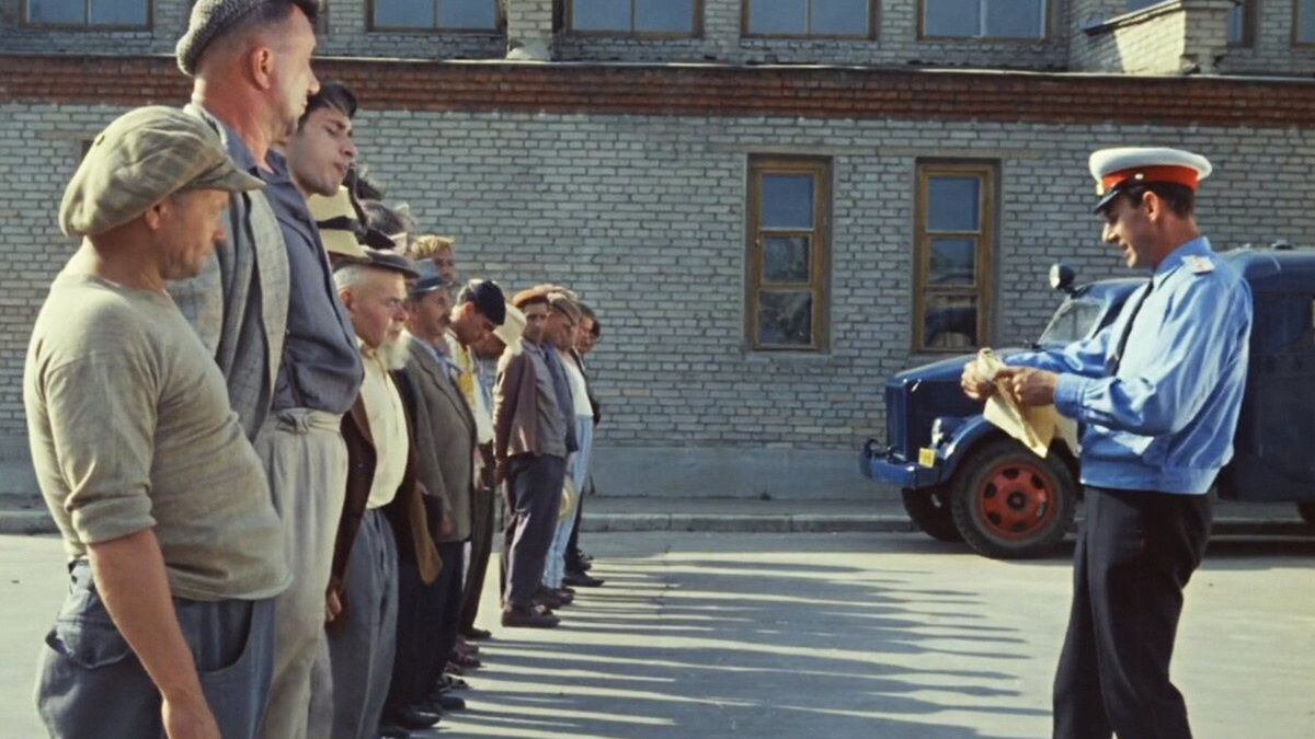 Год исправительных работ за тунеядство: жёсткие меры не спасут Россию от кадрового голода