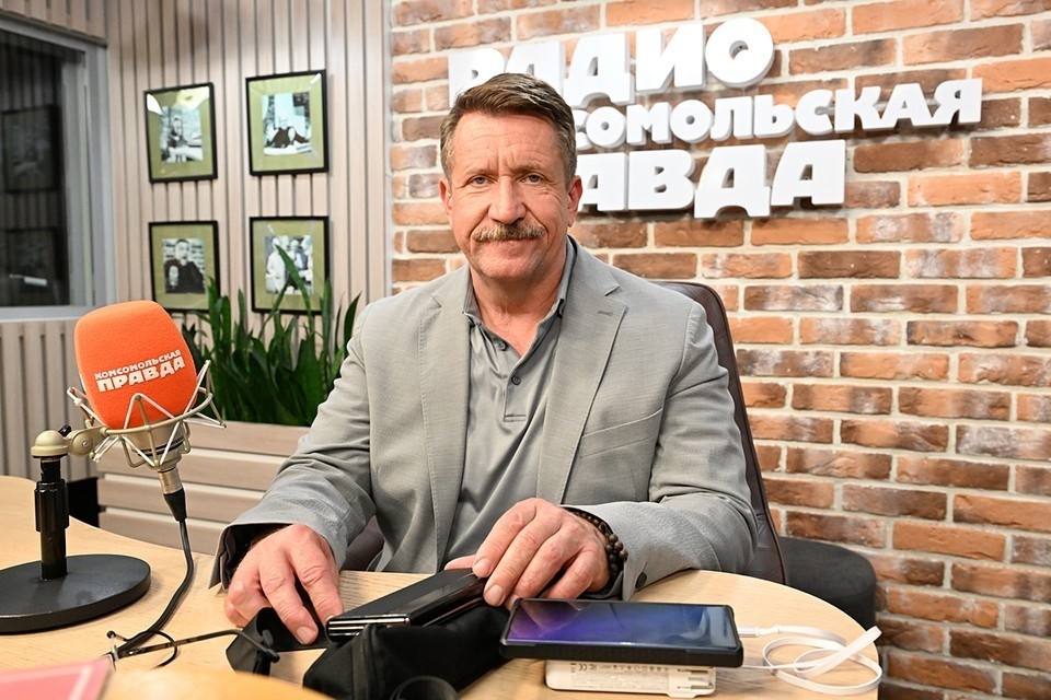    Виктор Бут Михаил ФРОЛОВ